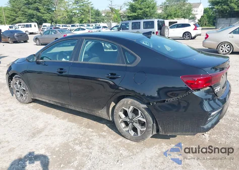 2021 Kia Forte Lxs z USA, uszkodzony, nr VIN 3KPF24AD3ME408910